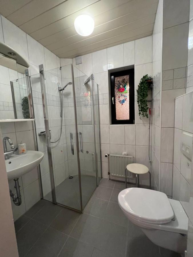 Duisburg Feelhome, Flughafen Nah,3-Schlafzimmer, Dusche Ebenerdig, Zentral, Wifi, Ground Floor Exterior photo