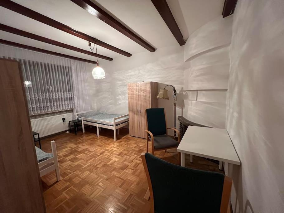 Duisburg Feelhome, Flughafen Nah,3-Schlafzimmer, Dusche Ebenerdig, Zentral, Wifi, Ground Floor Exterior photo